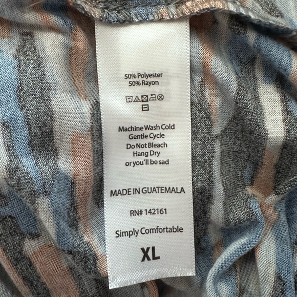 Lularoe Randy Tee - Picture 2 of 2